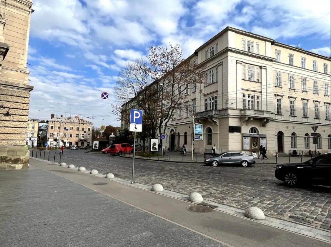Sweet Home Near Opera House Lvov Exteriér fotografie
